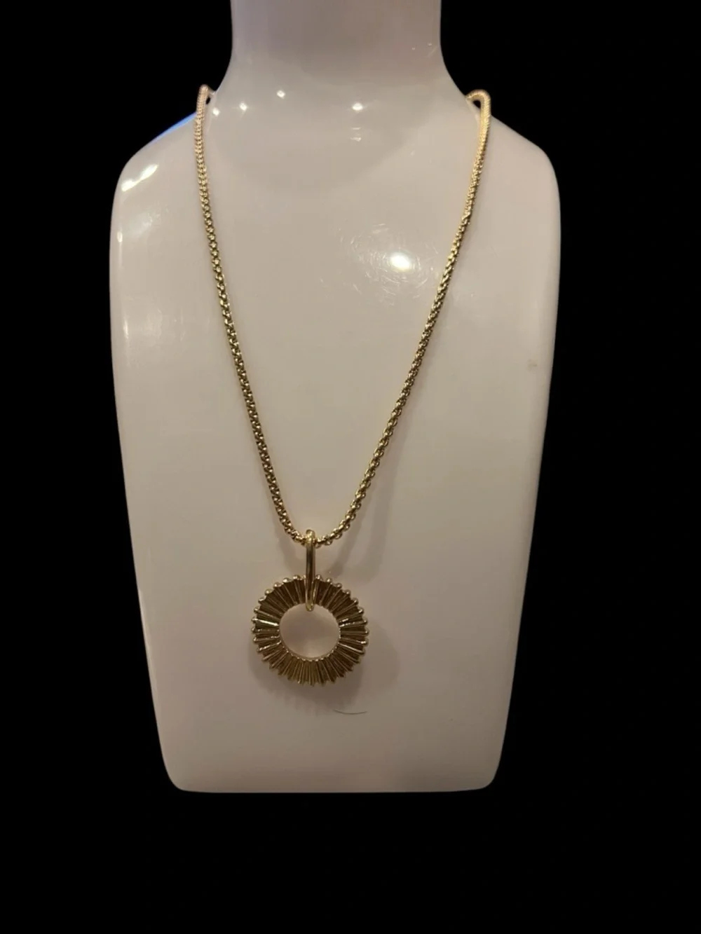 Forever 21 NWT Gold Sunburst Pendant Necklace